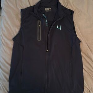 Levelwear Navy golf vest with Short Par 4 logo